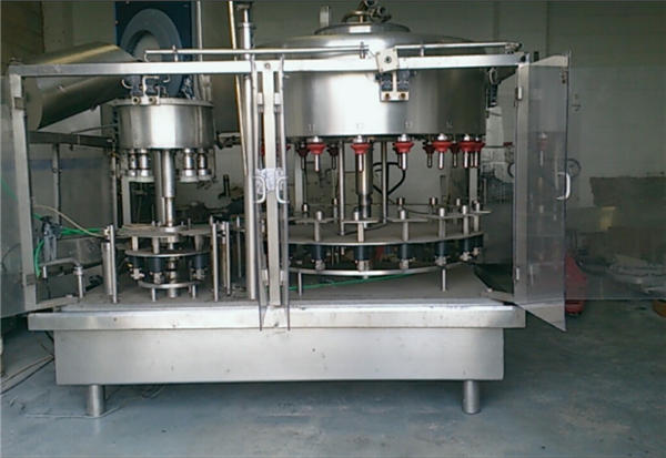 מכונת מילוי בקבוק בושם בלחץ שלילי עם 10 ראשים