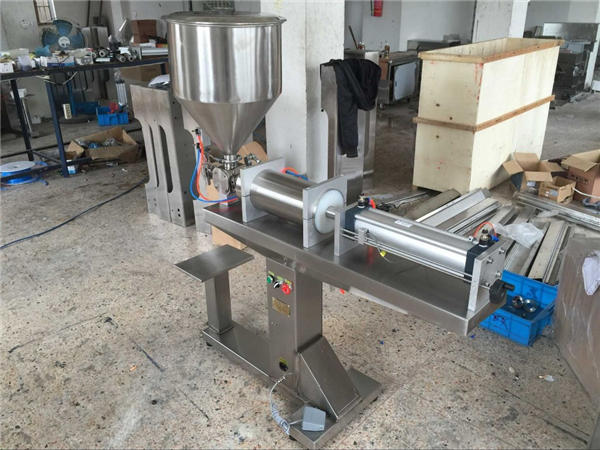 מכונת מילוי דבש חצי אוטומטית למחצה