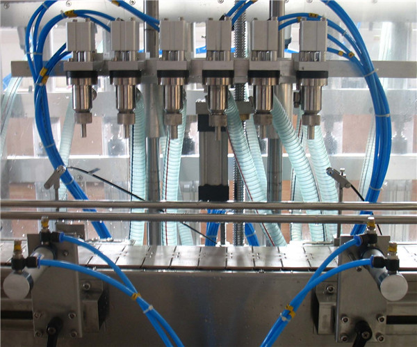 מכונת מילוי נוזלים אוטומטית עם שישה ראשים