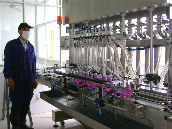 מכונת מילוי נוזל בקבוק